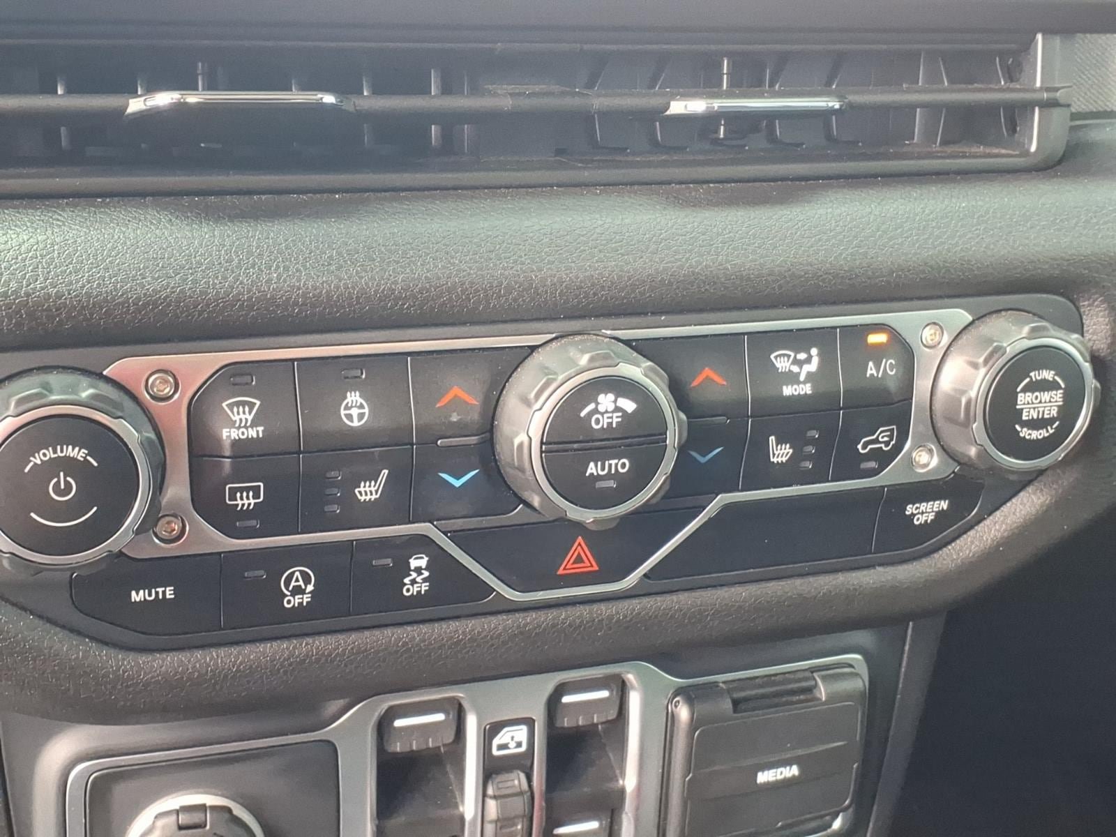 Used 2025 Jeep Wrangler Unlimited Sport AWD/4WD image 16
