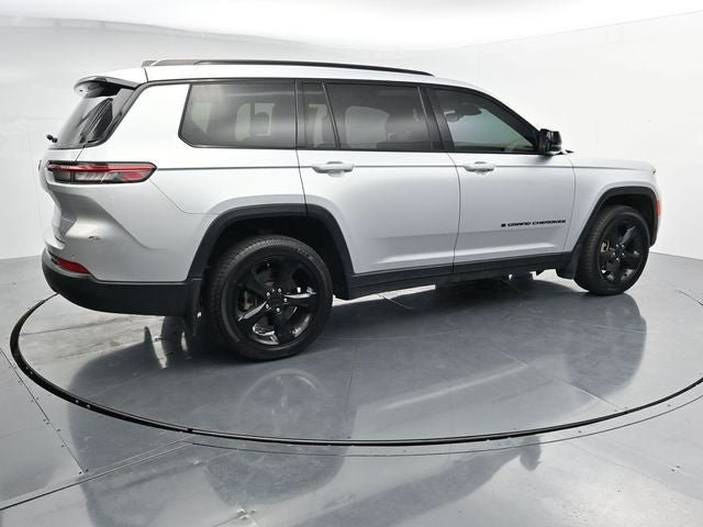 Used 2023 Jeep Grand Cherokee L Altitude AWD/4WD image 10