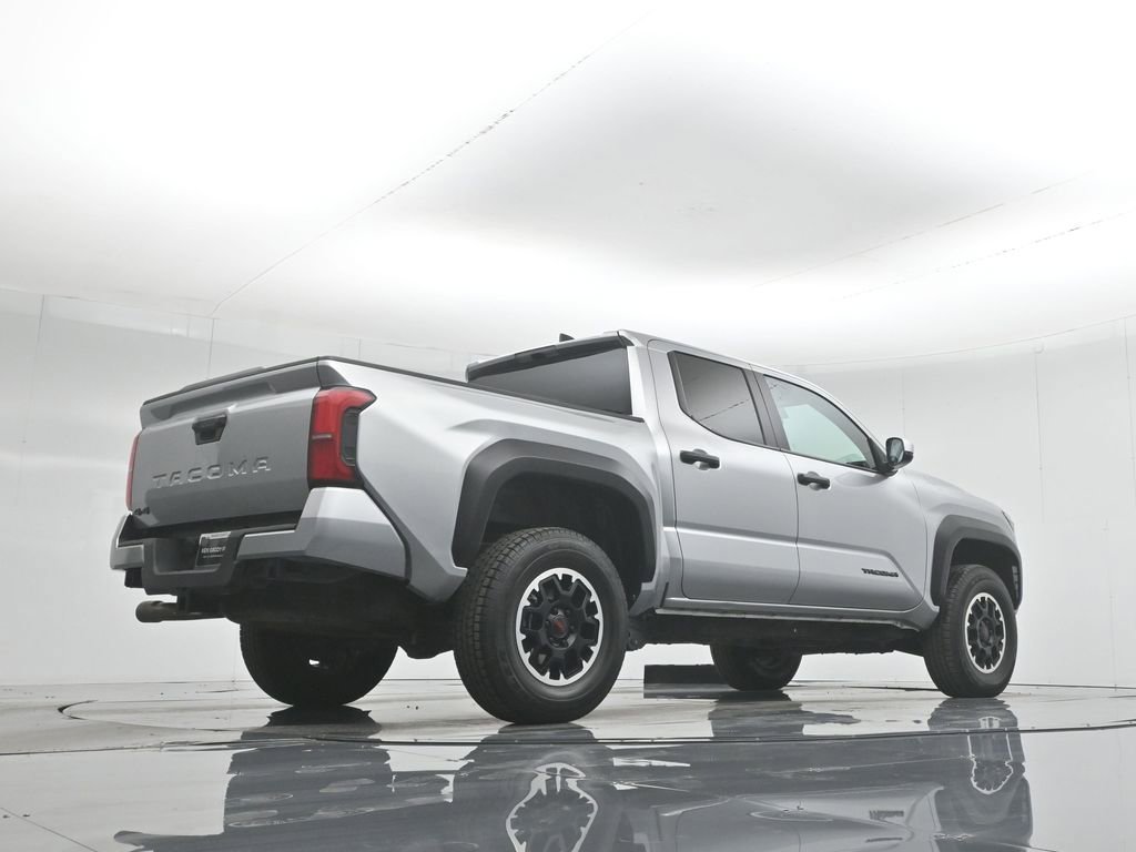 Used 2024 Toyota Tacoma TRD Off-Road image 45