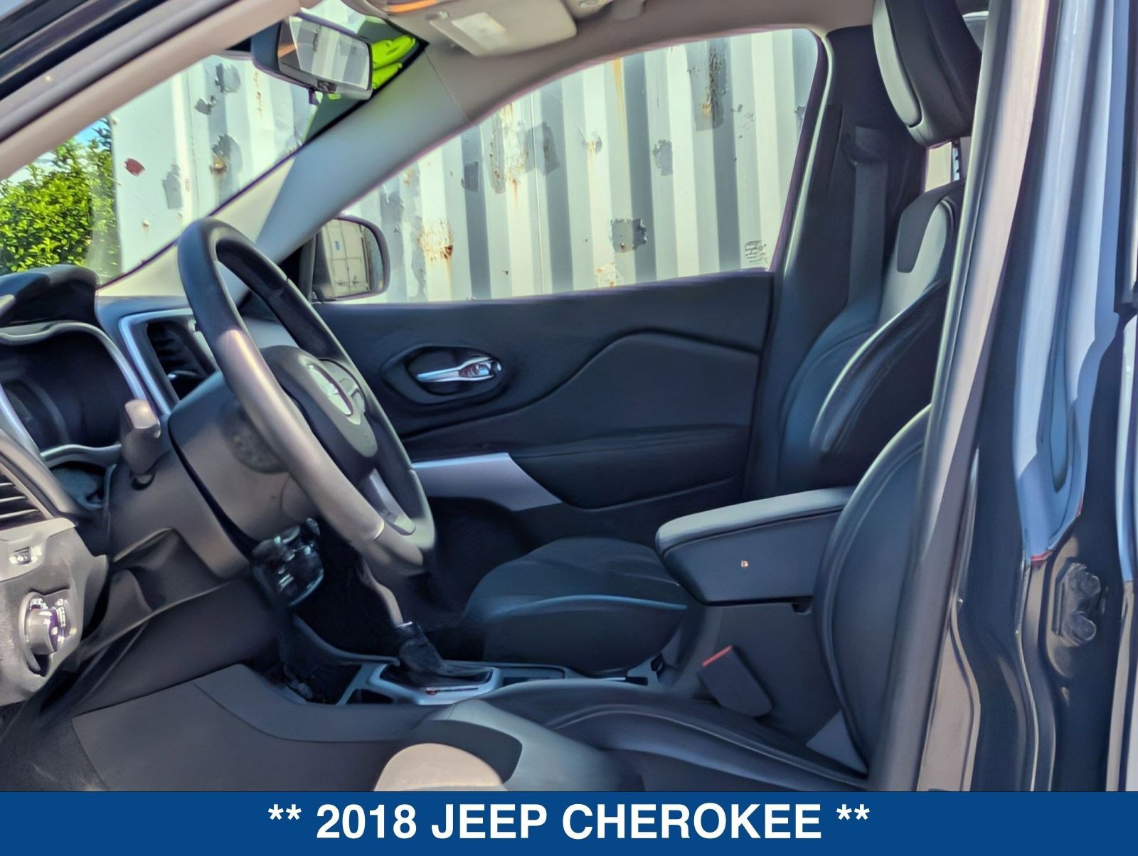 Used 2018 Jeep Cherokee Latitude Plus image 18
