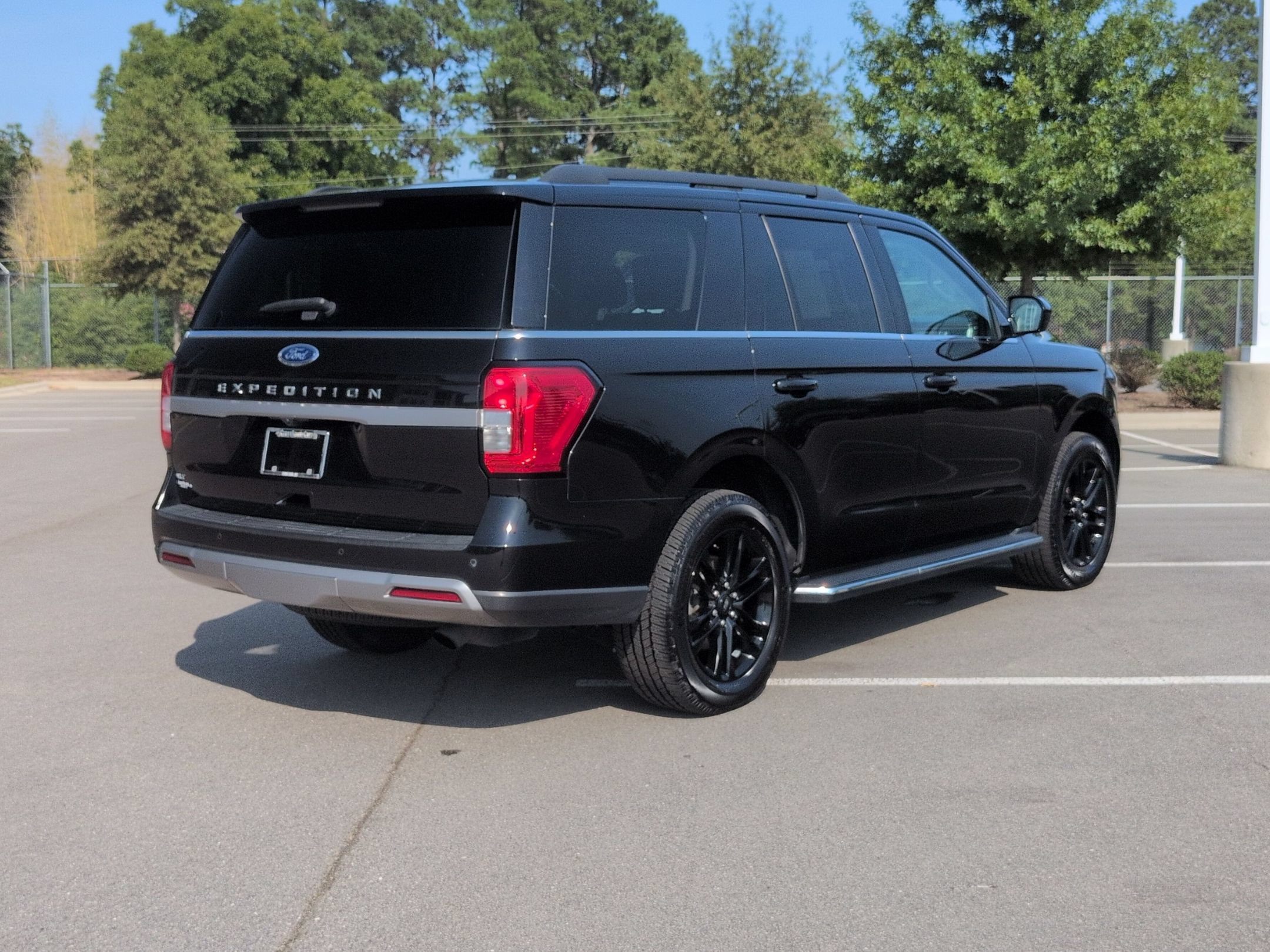 Certified 2022 Ford Expedition XLT AWD/4WD image 4