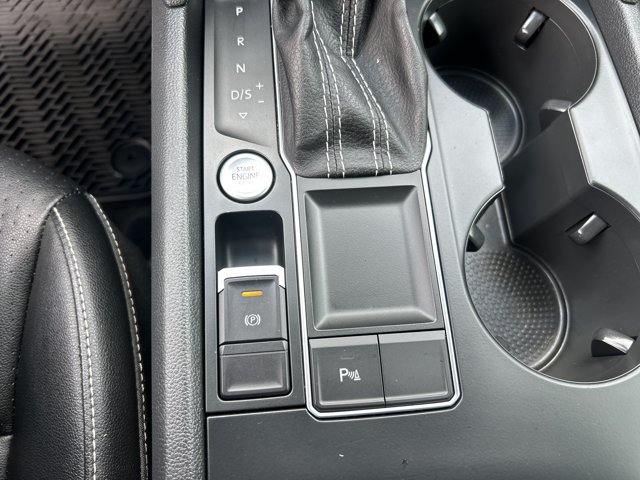 Used 2021 Volkswagen Atlas SE FWD image 24