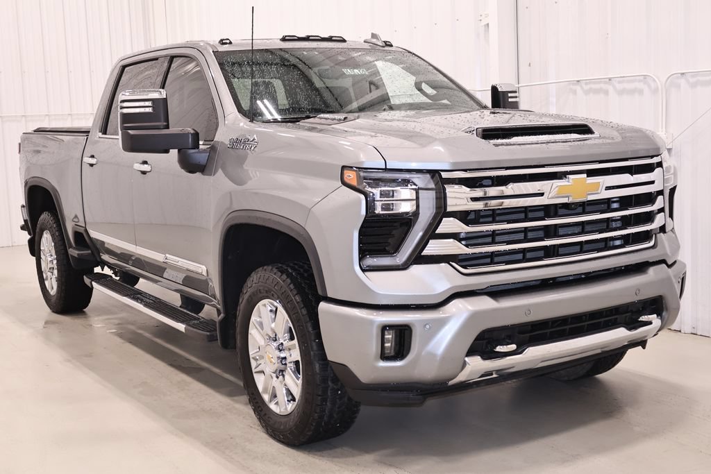 Used 2024 Chevrolet Silverado 3500 High Country w/ High Country Premium Package AWD/4WD image 4