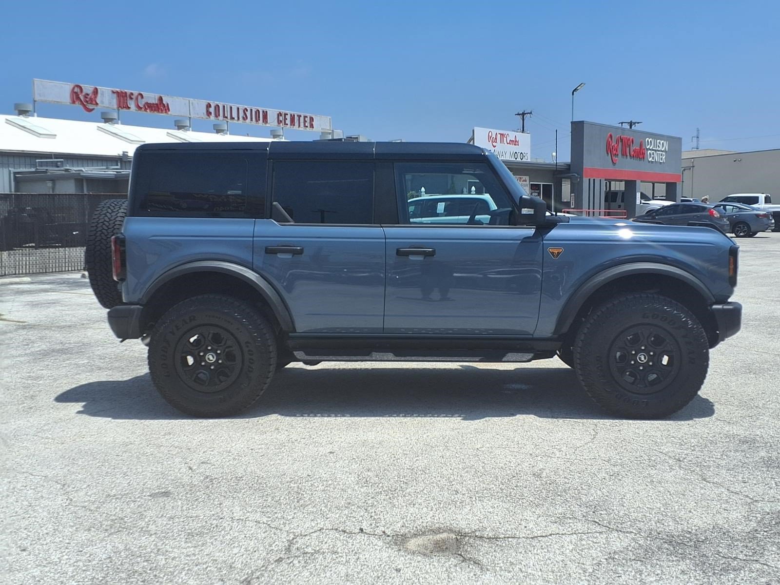 Certified 2025 Ford Bronco Badlands AWD/4WD image 4