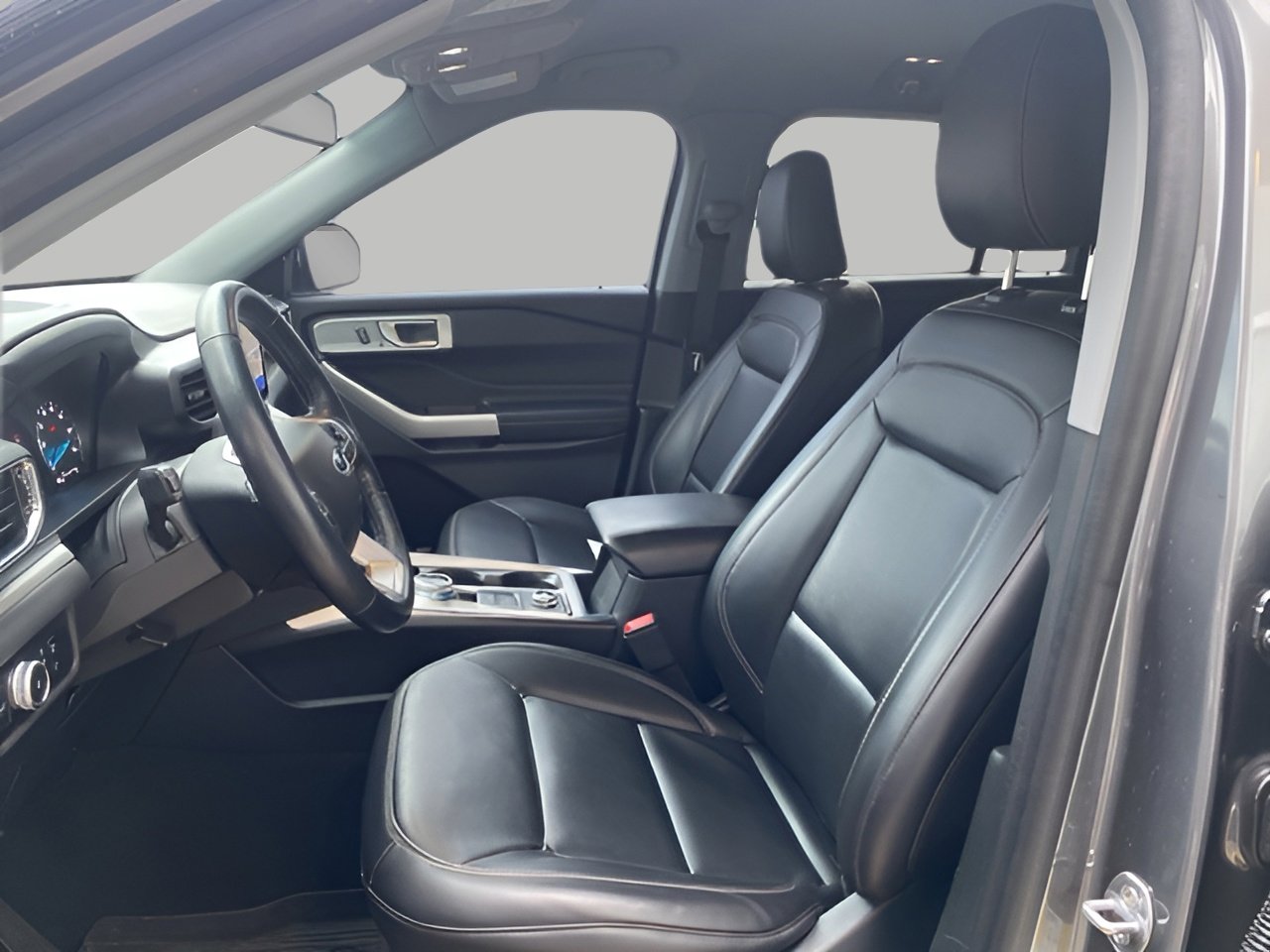 Certified 2023 Ford Explorer XLT w/ Equipment Group 202A image 10