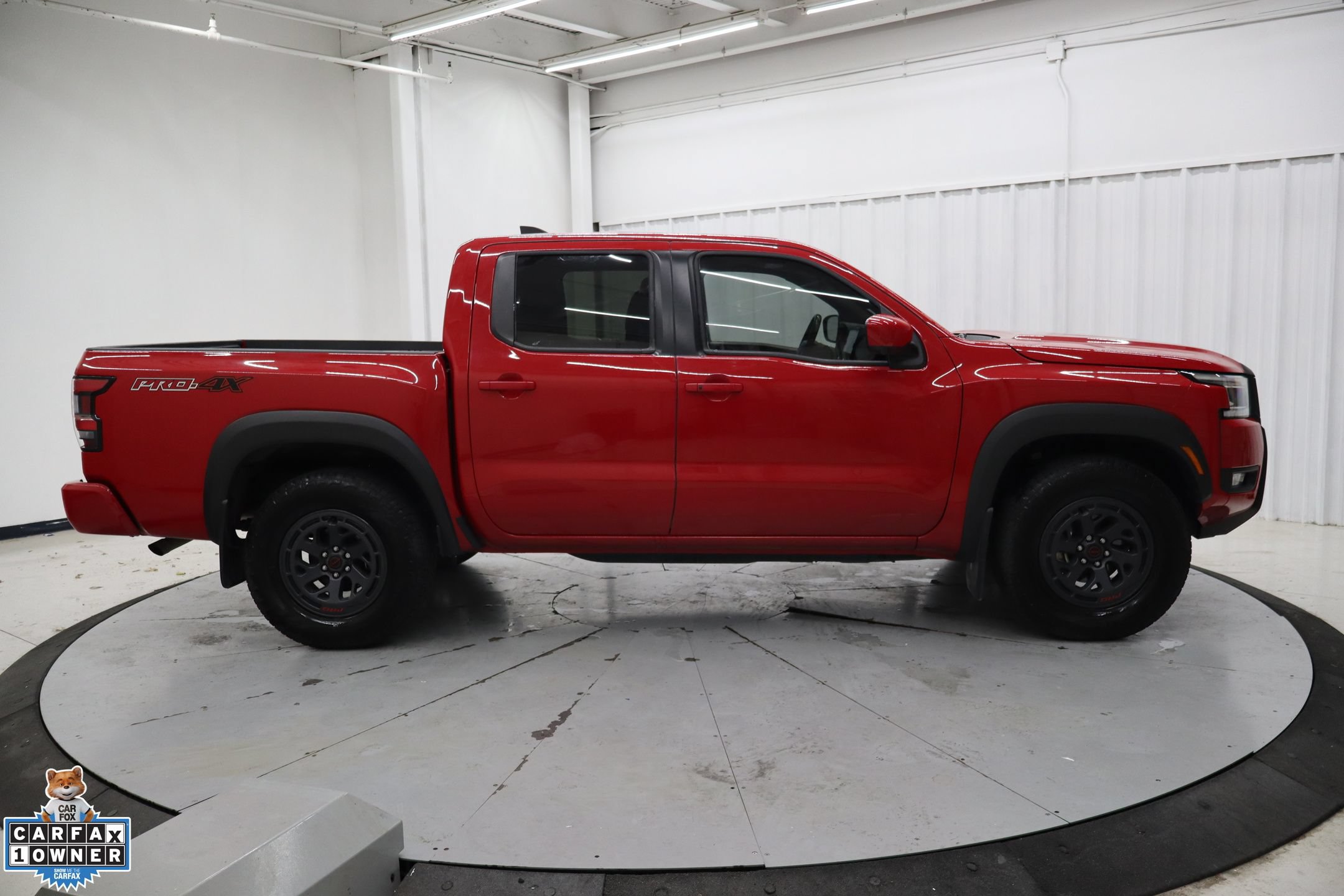 Used 2025 Nissan Frontier PRO-4X w/ Pro Convenience Package AWD/4WD image 2