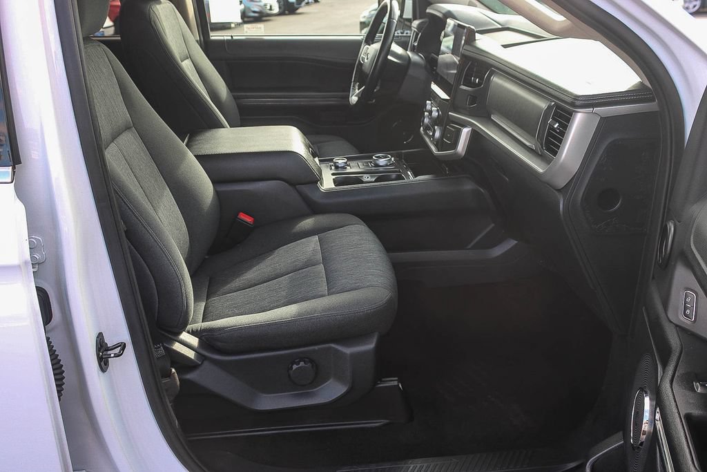 Certified 2024 Ford Expedition XLT AWD/4WD image 17