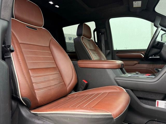 Used 2025 GMC Sierra 3500 Denali Ultimate AWD/4WD image 16