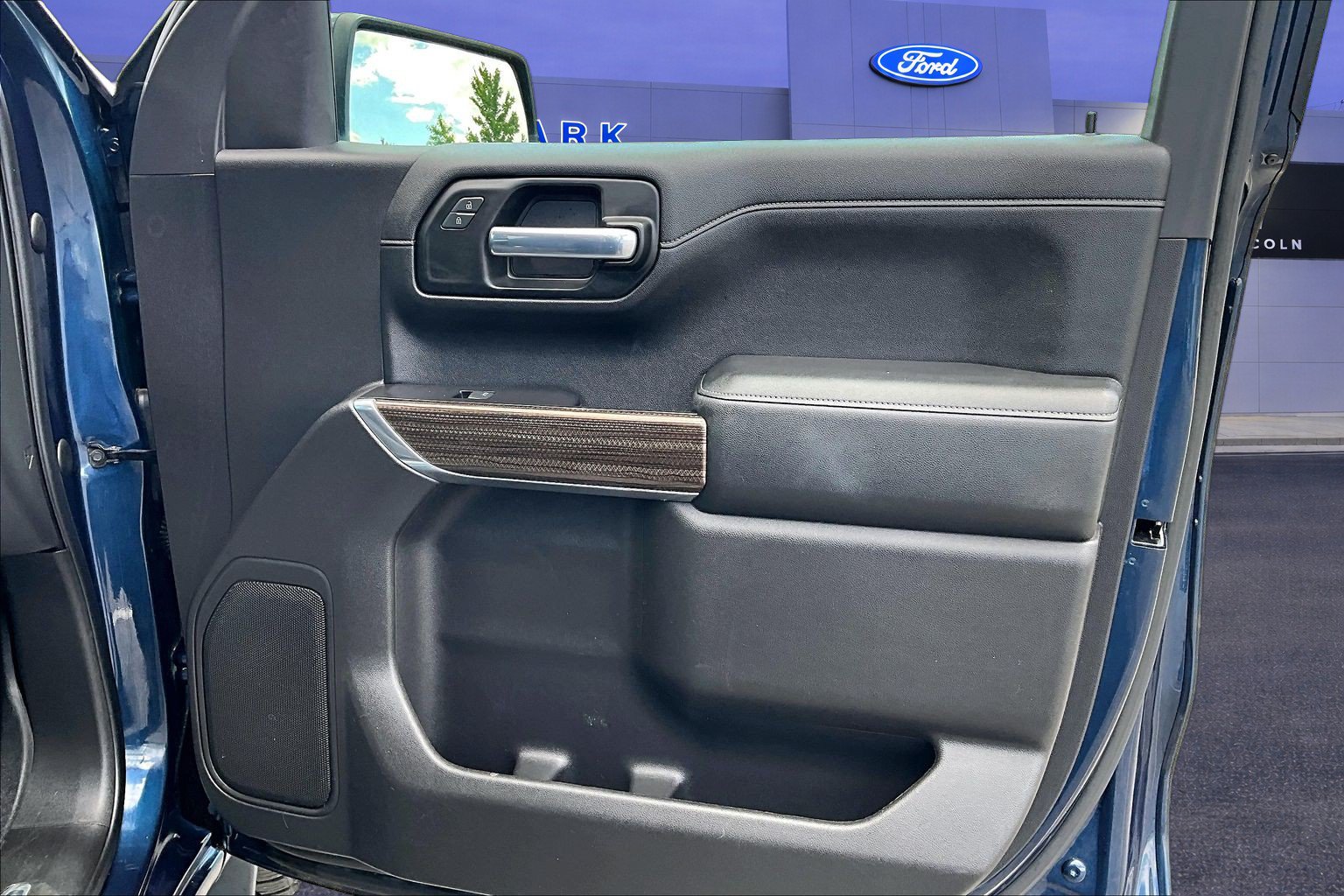 Used 2020 Chevrolet Silverado 1500 RST AWD/4WD image 29