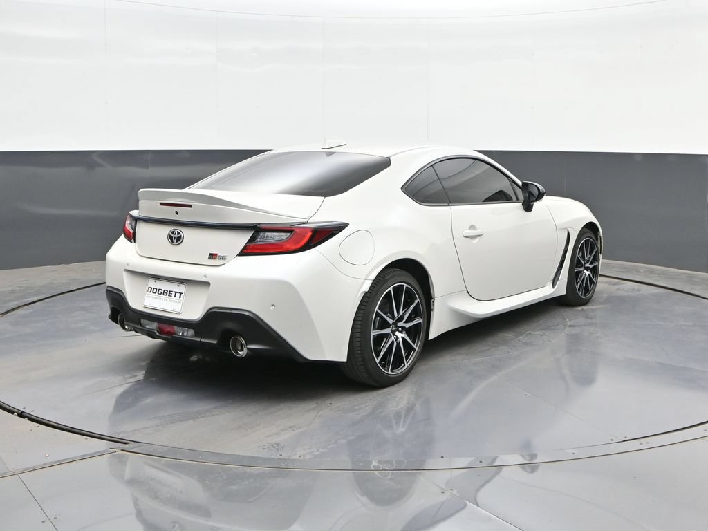 Used 2023 Toyota GR86 RWD image 10
