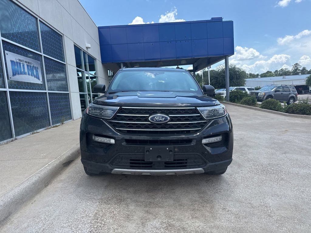 Certified 2024 Ford Explorer XLT w/ Equipment Group 202A RWD image 3