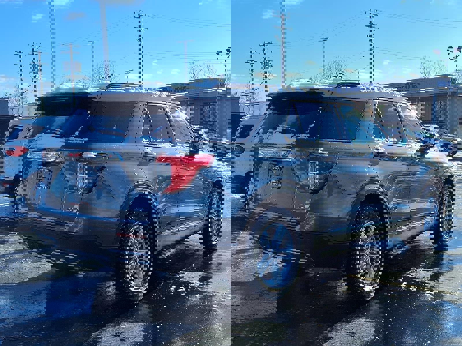 Certified 2022 Ford Explorer XLT w/ Equipment Group 202A image 4