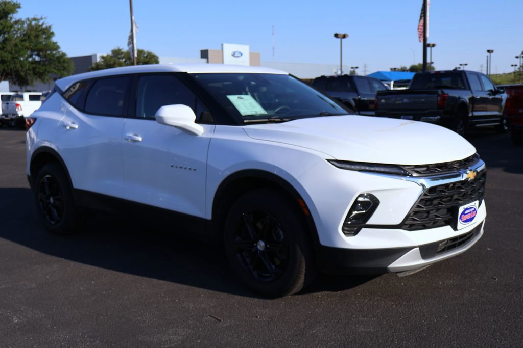 Used 2025 Chevrolet Blazer LT AWD/4WD image 11