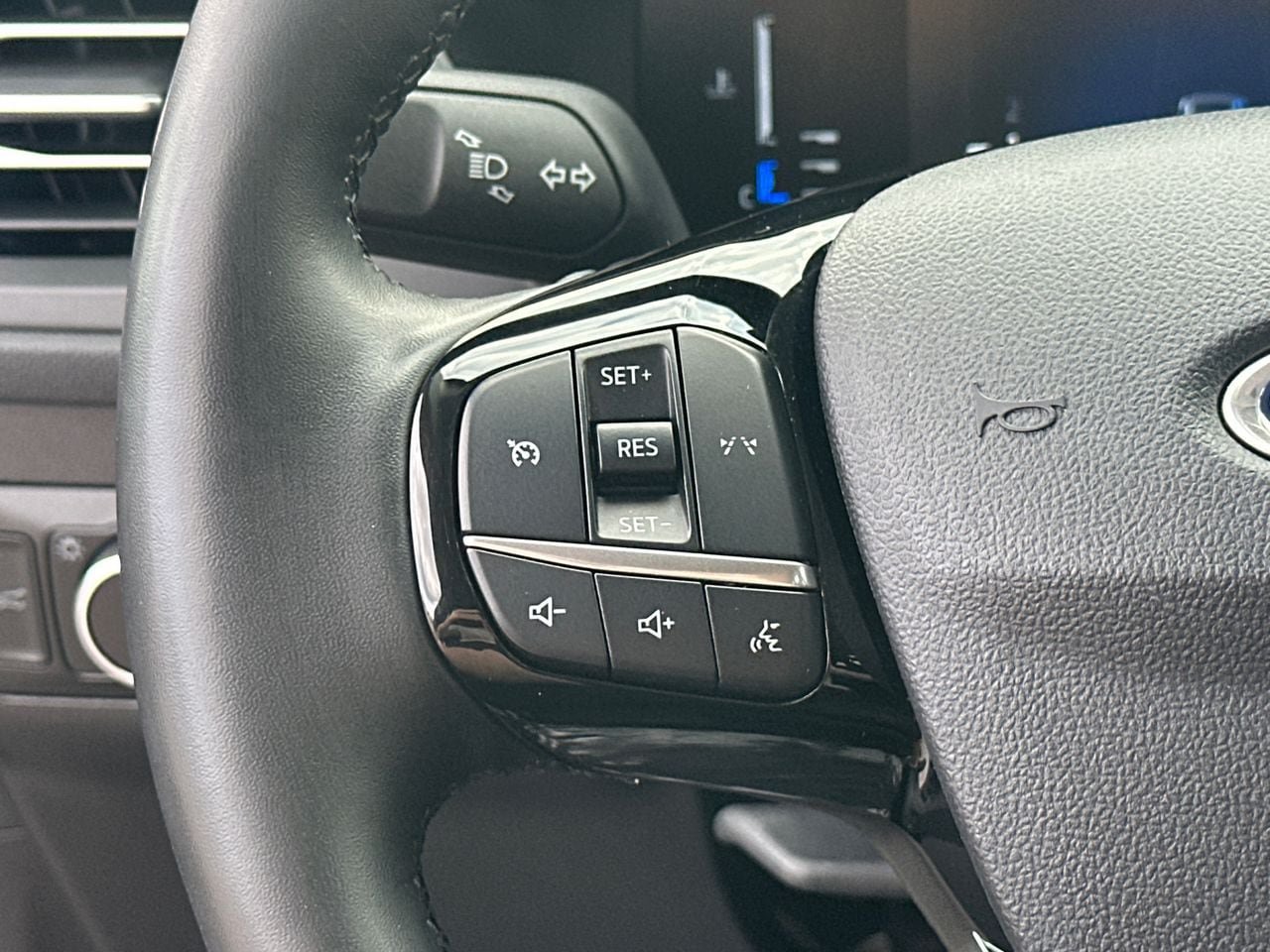 Certified 2024 Ford Escape Active AWD/4WD image 27