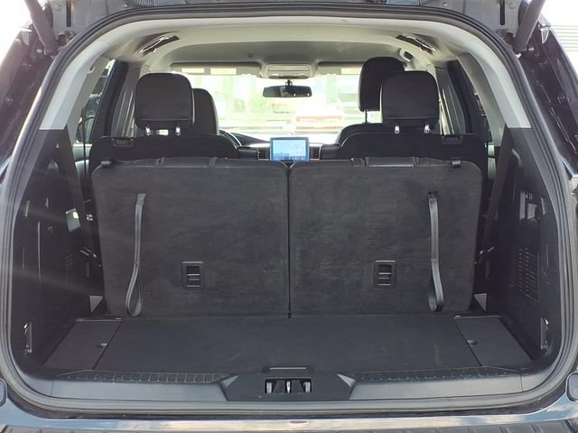Certified 2023 Ford Explorer XLT w/ Equipment Group 202A AWD/4WD image 9