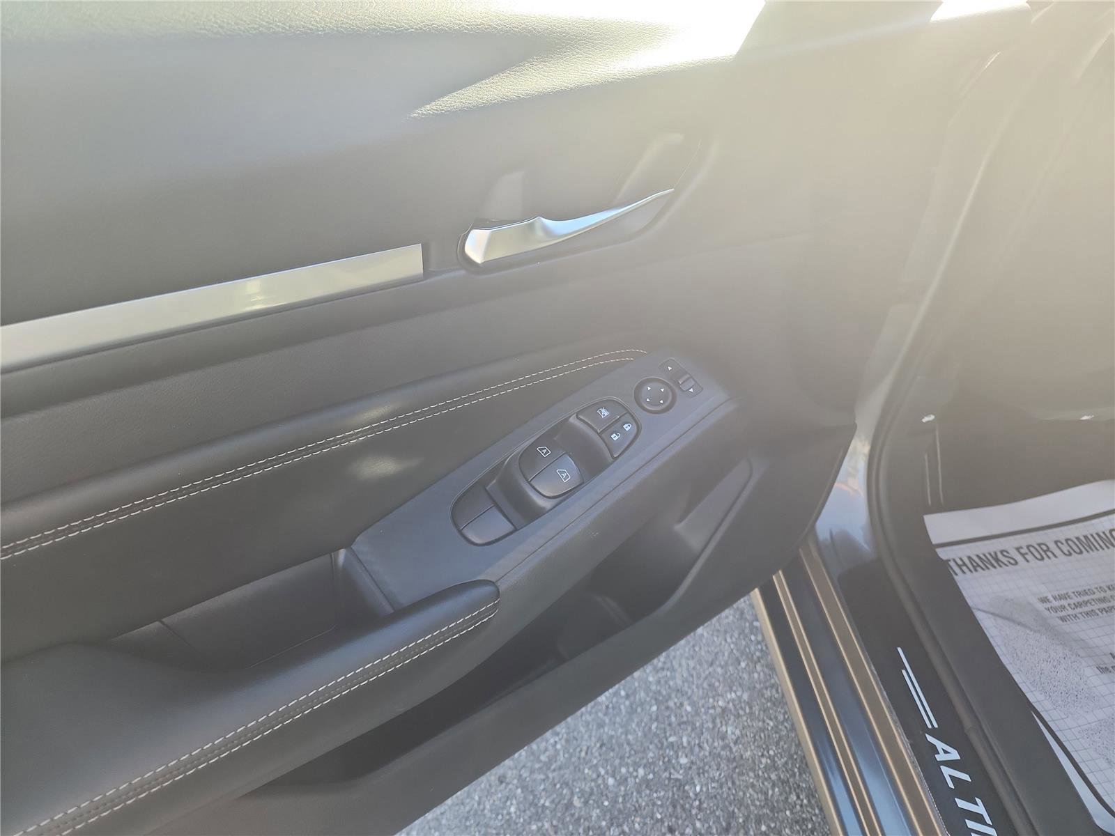 Used 2019 Nissan Altima 2.5 SV image 12