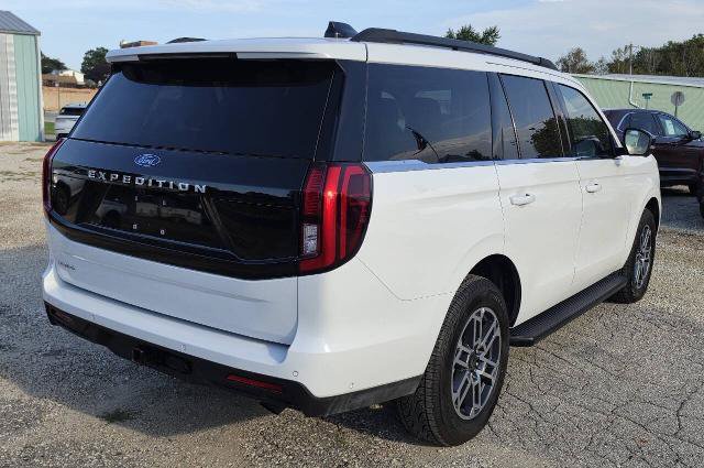 Certified 2025 Ford Expedition Active AWD/4WD image 6