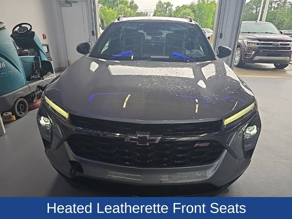 Used 2024 Chevrolet Trax RS w/ Driver Confidence Package FWD image 2
