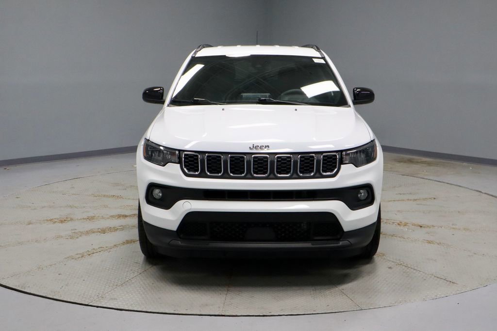 Used 2025 Jeep Compass Latitude image 8