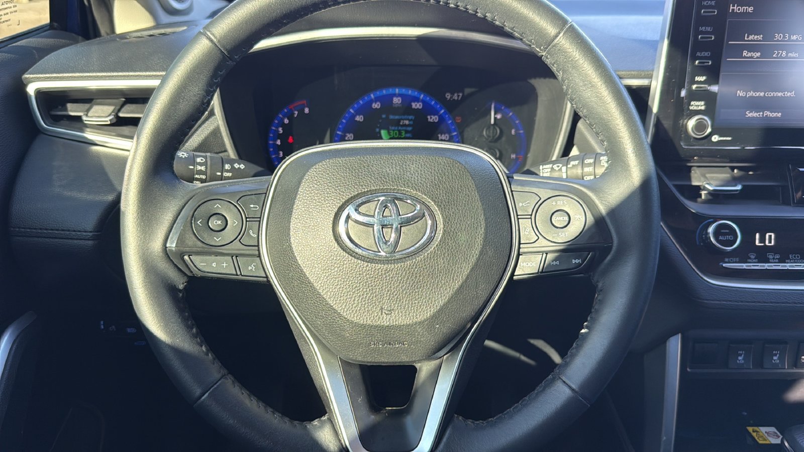 Used 2022 Toyota Corolla Cross XLE w/ Convenience Package FWD image 14