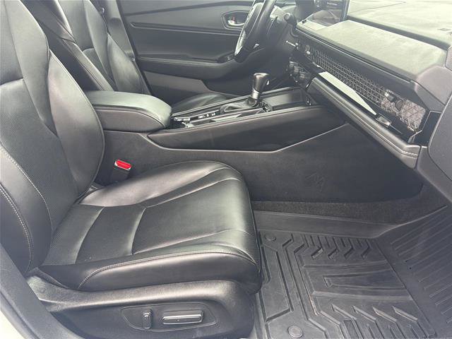 Used 2023 Honda Accord Touring image 14