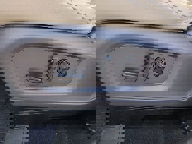 Certified 2021 Ford Explorer Platinum w/ Equipment Group 601A image 16