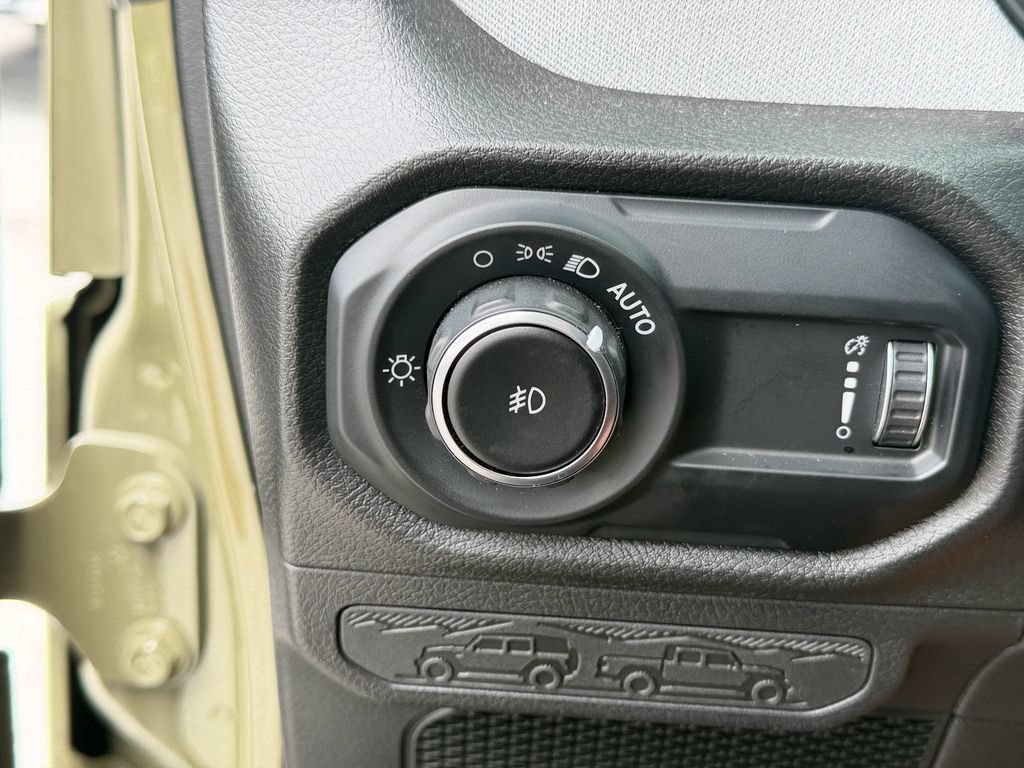 Used 2025 Jeep Wrangler Unlimited Sport AWD/4WD image 26