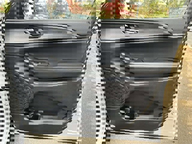 Used 2023 Jeep Grand Cherokee Altitude image 25