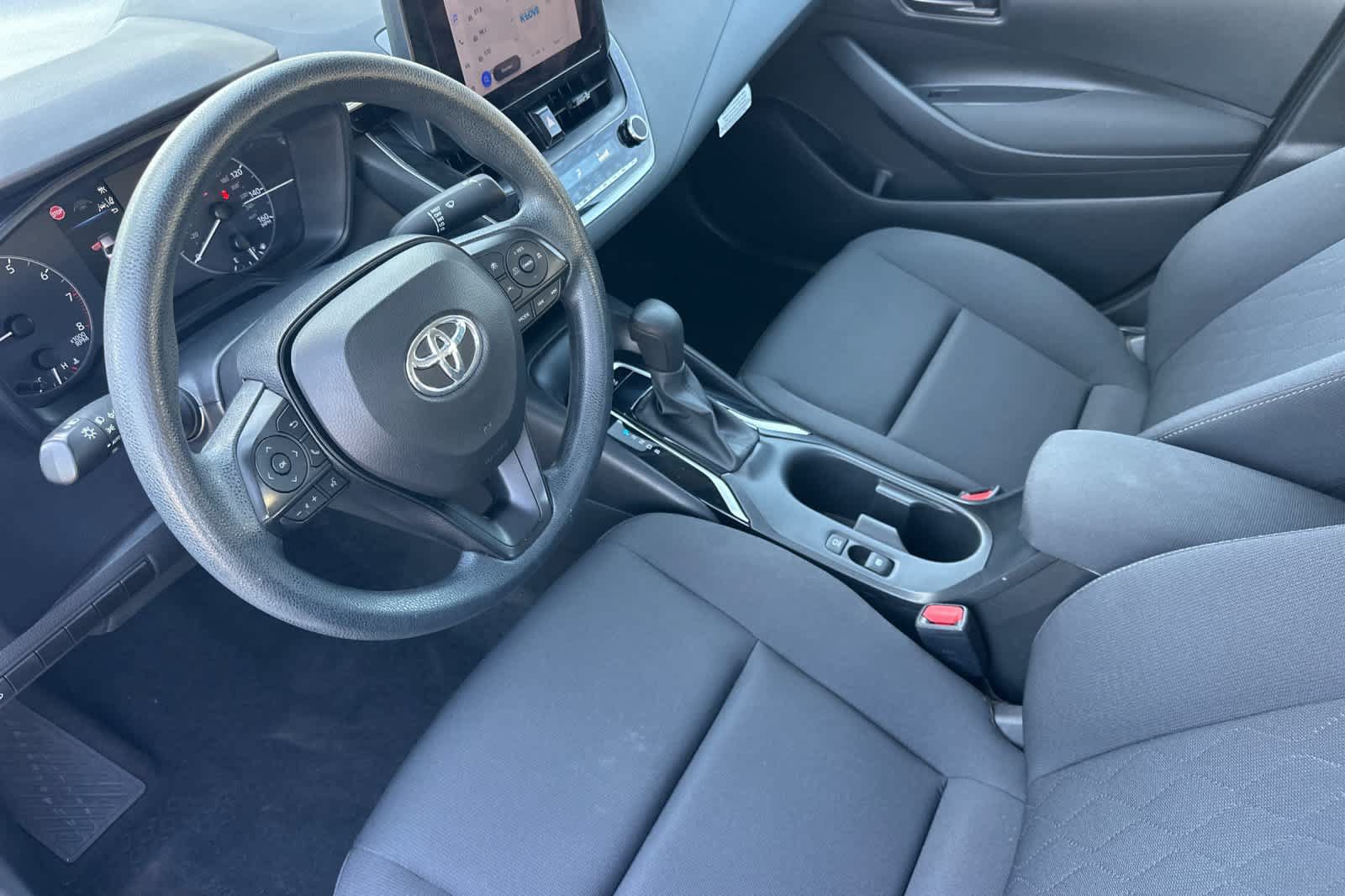 Used 2024 Toyota Corolla LE FWD image 12
