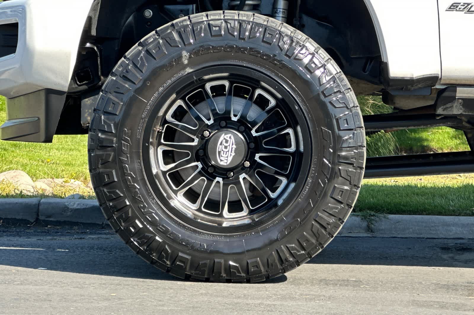 Certified 2019 Ford F350 Platinum w/ Platinum Ultimate Package AWD/4WD image 26