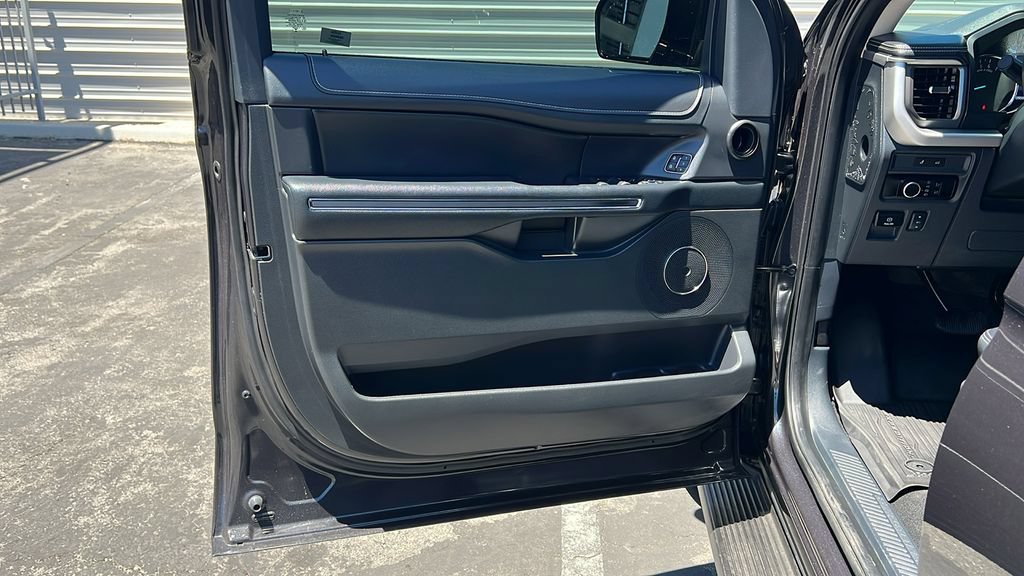 Certified 2024 Ford Expedition XLT RWD image 13