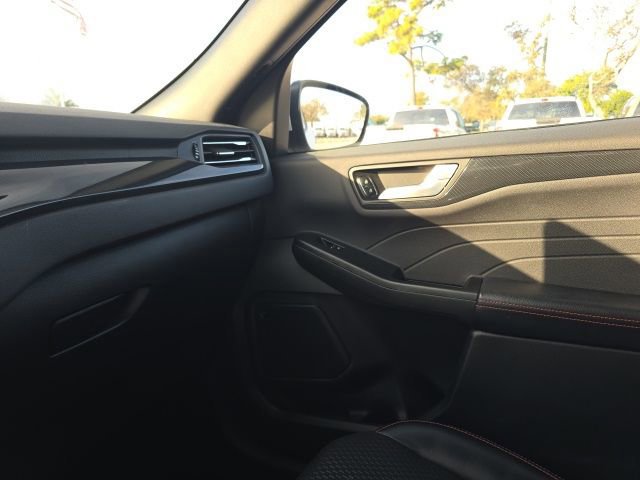 Certified 2024 Ford Escape ST-Line Select w/ Tech Pack #2 image 13