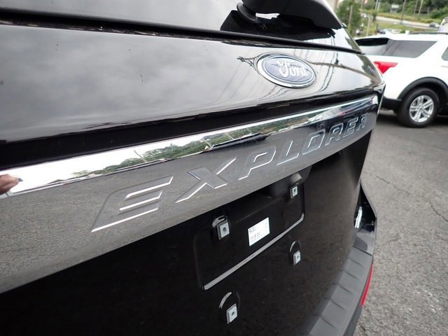 Certified 2023 Ford Explorer XLT w/ Equipment Group 202A image 9