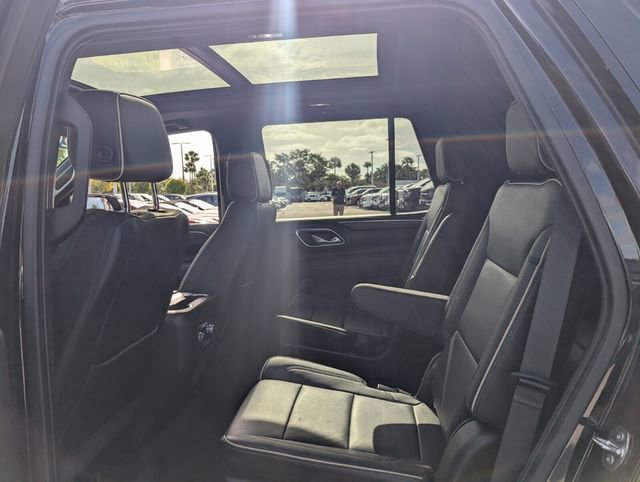 Used 2021 GMC Yukon SLT w/ SLT Premium Package RWD image 9
