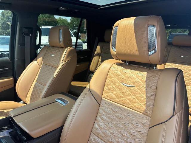 Used 2024 Cadillac Escalade Sport w/ LPO, ONYX Package AWD/4WD image 40