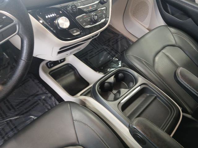 Used 2020 Chrysler Voyager Lxi image 20