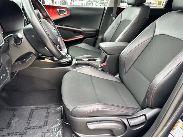 Used 2023 Kia Soul GT-Line FWD image 31