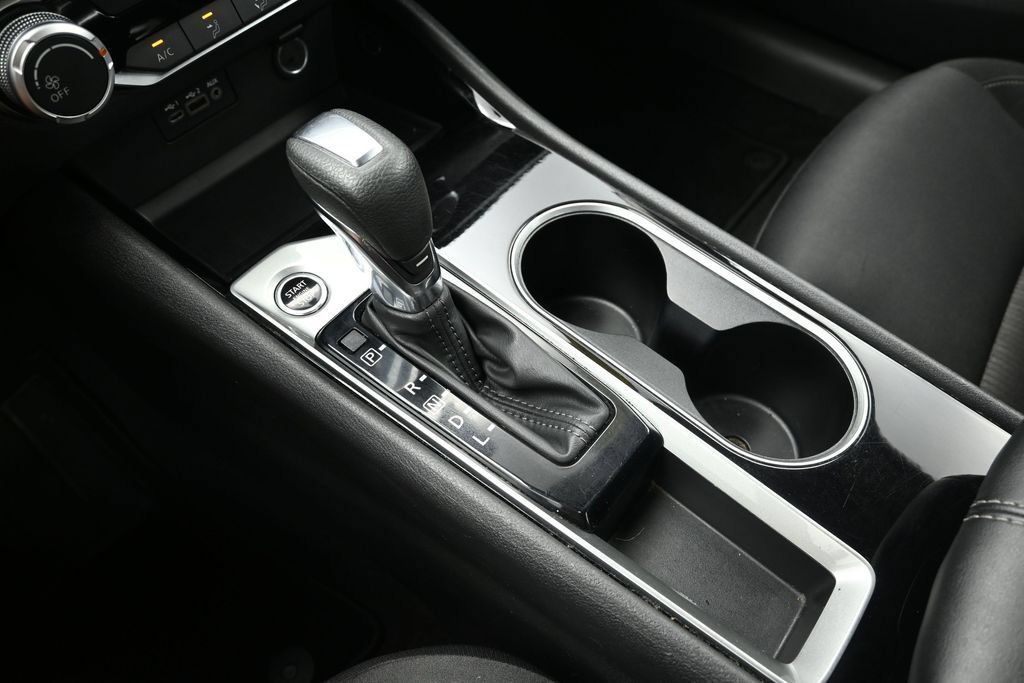 Used 2024 Nissan Altima 2.5 SV FWD image 25