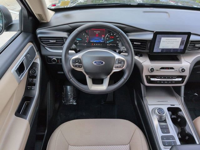 Certified 2024 Ford Explorer XLT image 16