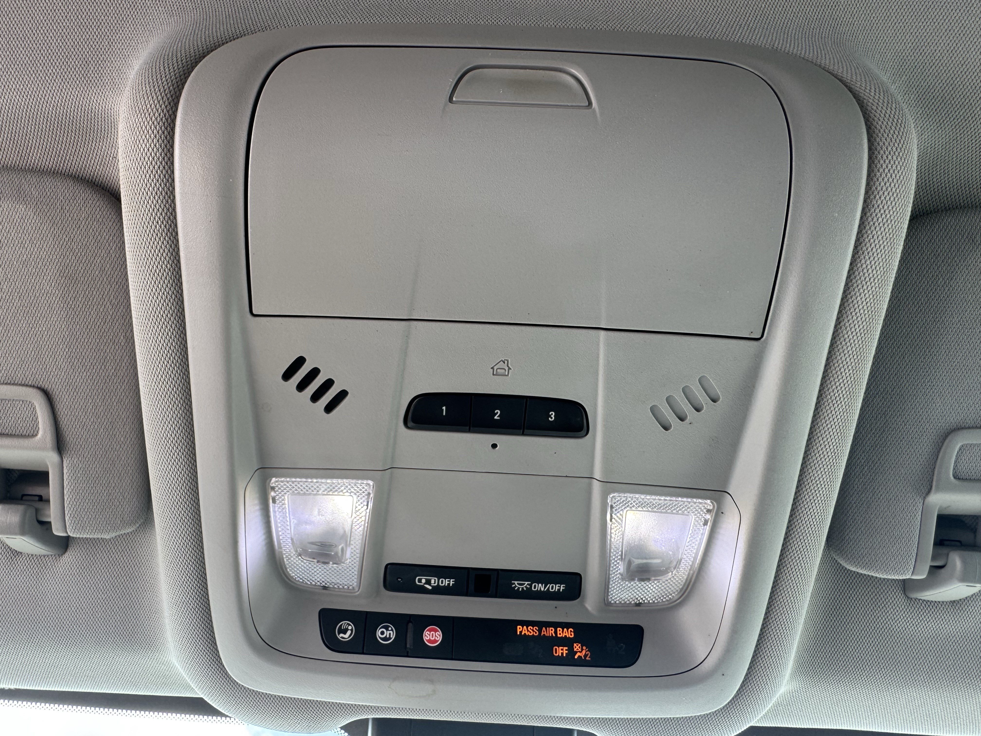 Used 2020 Chevrolet Equinox LT FWD image 26