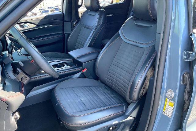 Certified 2025 Ford Explorer ST-Line w/ Premium Package AWD/4WD image 24