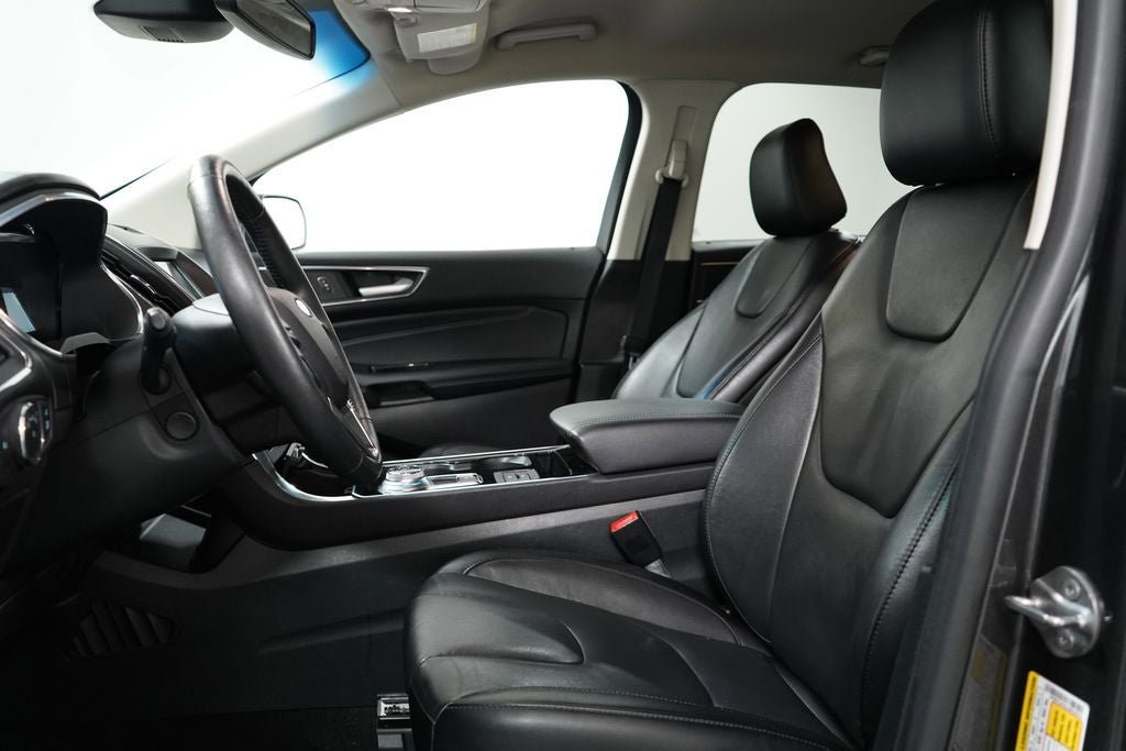 Certified 2020 Ford Edge Titanium FWD image 18