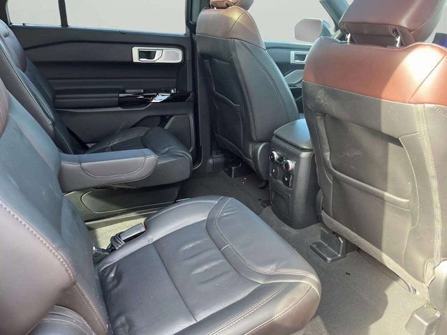 Certified 2023 Ford Explorer Platinum w/ Premium Technology Package image 15