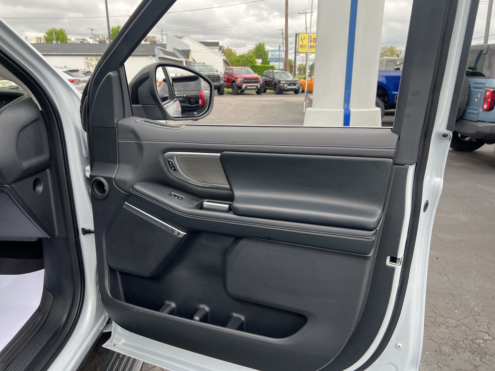Certified 2025 Ford Expedition Platinum AWD/4WD image 82