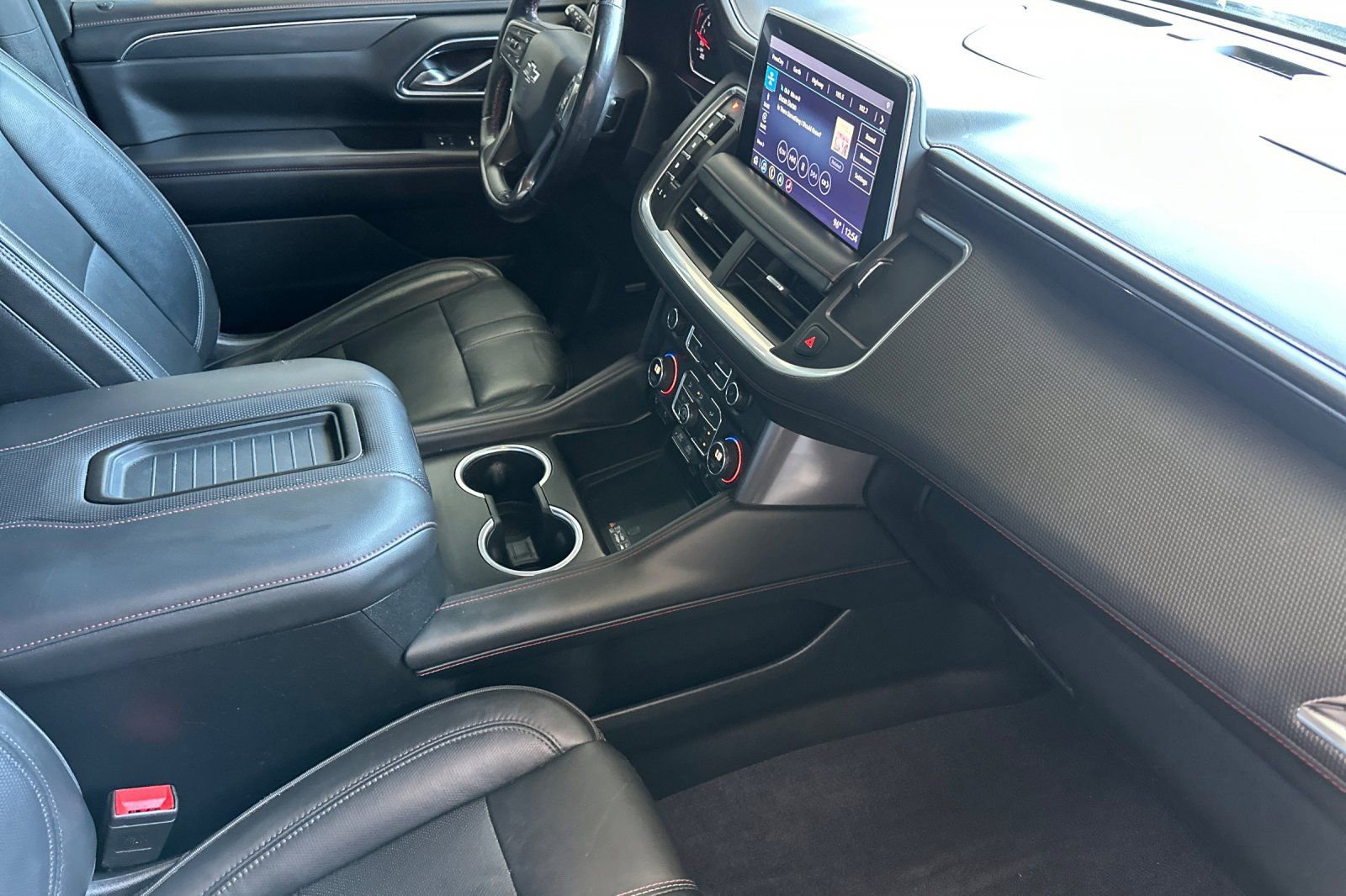 Used 2021 Chevrolet Suburban RST w/ Luxury Package AWD/4WD image 17