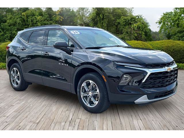 Used 2024 Chevrolet Blazer LT w/ Convenience Package FWD image 3