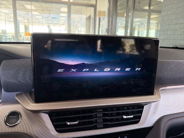 Certified 2025 Ford Explorer Active w/ Active Comfort Package RWD image 6