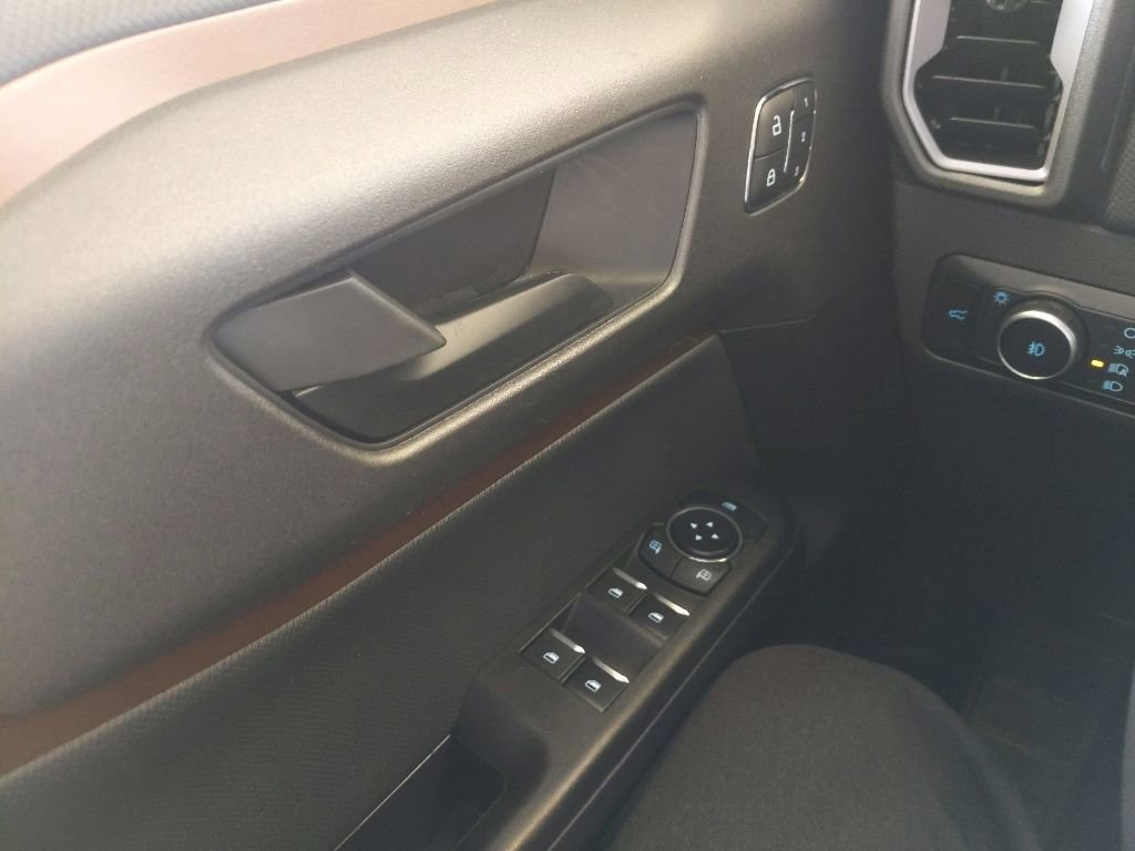 Certified 2025 Ford Bronco Sport Outer Banks w/ Outer Banks Tech Package+ AWD/4WD image 28