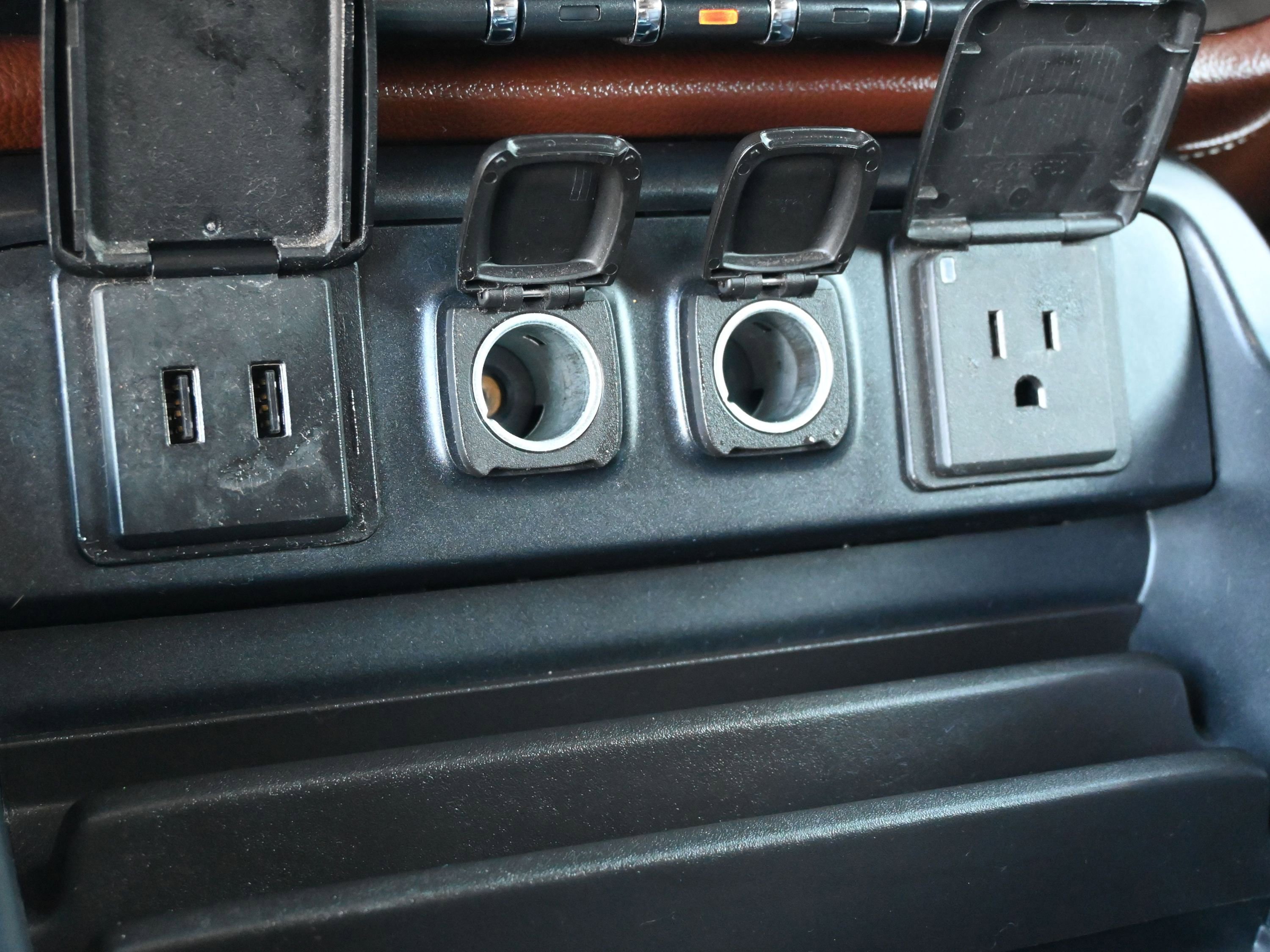 Used 2019 Chevrolet Silverado 3500 High Country w/ Duramax Plus Package image 26