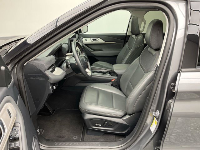 Certified 2025 Ford Explorer Active w/ Active Comfort Package AWD/4WD image 11